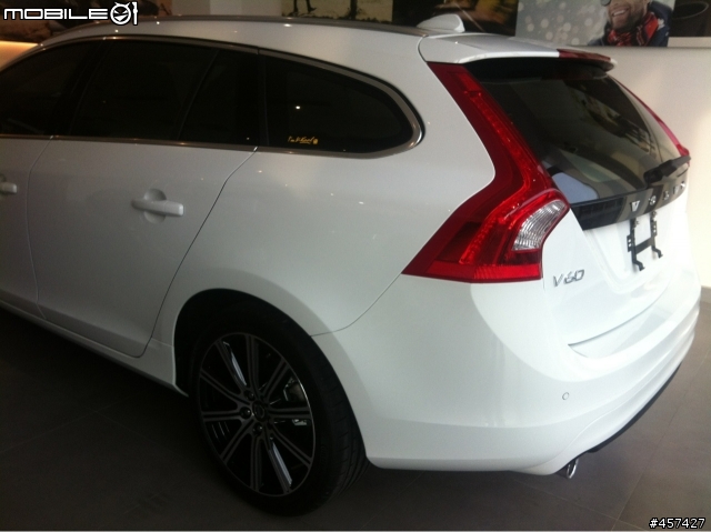 2014 V60 D4 極地白簡單開箱