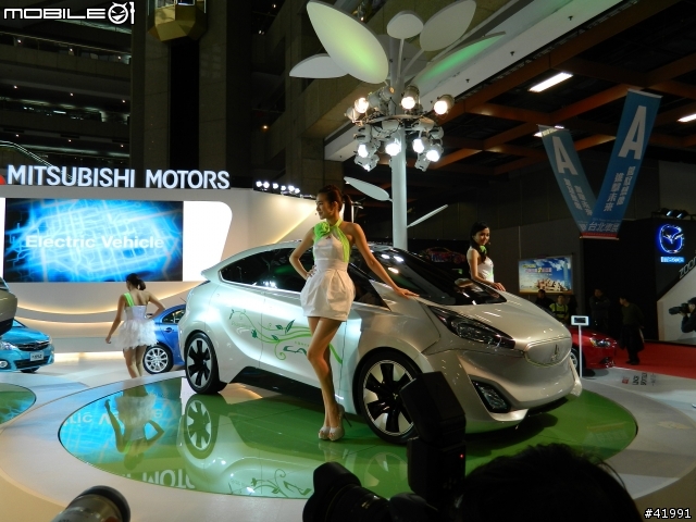 2014 Mitsubishi車展記者會....與伊林名模第一次的親密接觸