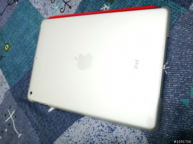 開箱 iPad AIR 透明背殼+smart-cover紅