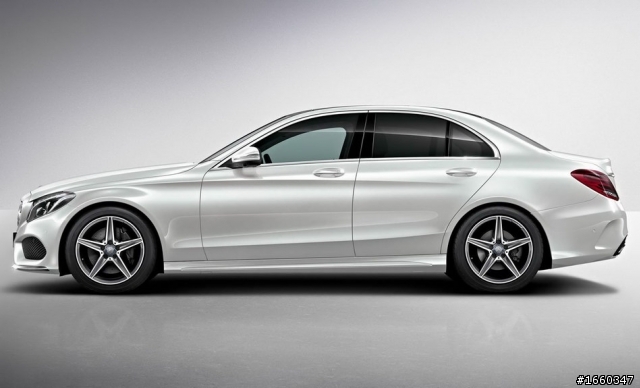 國外街頭活逮全新M-Benz C-Class AMG Line Pack！