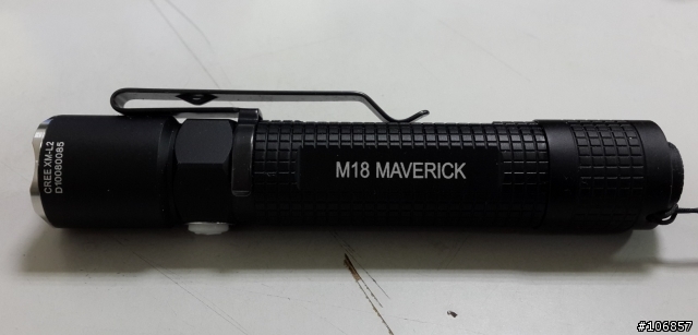 OLIGHT M18 + FENIX ARE-C2 開箱