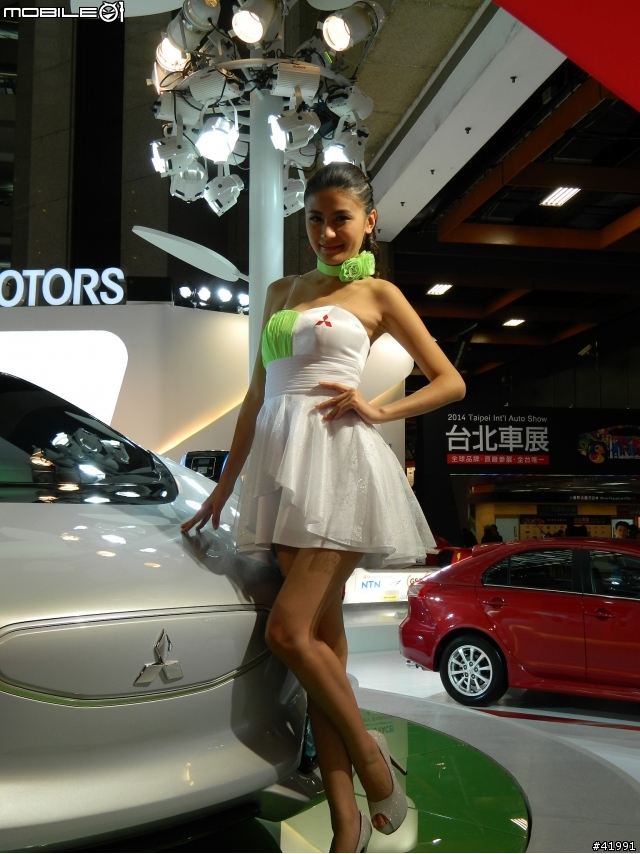 2014 Mitsubishi車展記者會....與伊林名模第一次的親密接觸