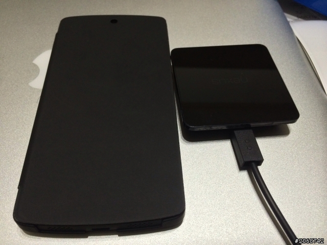 等很久的 Google無線充電器