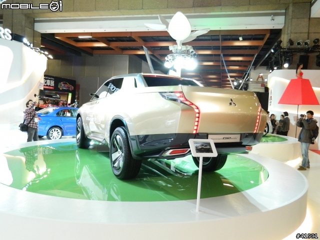2014 Mitsubishi車展記者會....與伊林名模第一次的親密接觸