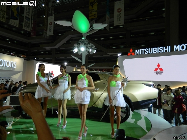 2014 Mitsubishi車展記者會....與伊林名模第一次的親密接觸