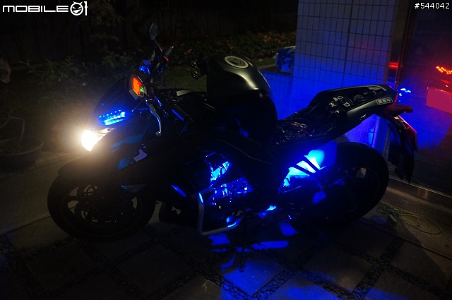 12/15更新, Z1000改裝方向燈恆亮 (見P1-1, P9-90樓)