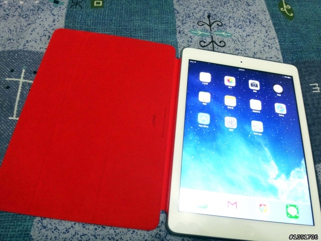 開箱 iPad AIR 透明背殼+smart-cover紅