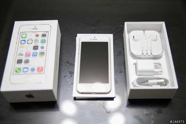 {遲來的開箱} I phone 5S 金&銀+Mr.com 0.28mm日本玻璃保護貼