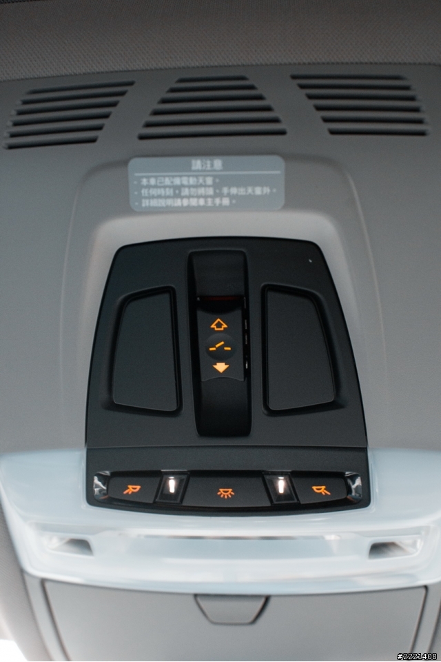 禮物來了~歡迎新成員_小白(BMW-F15)開箱