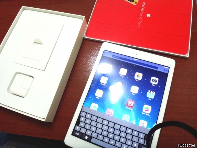 開箱 iPad AIR 透明背殼+smart-cover紅