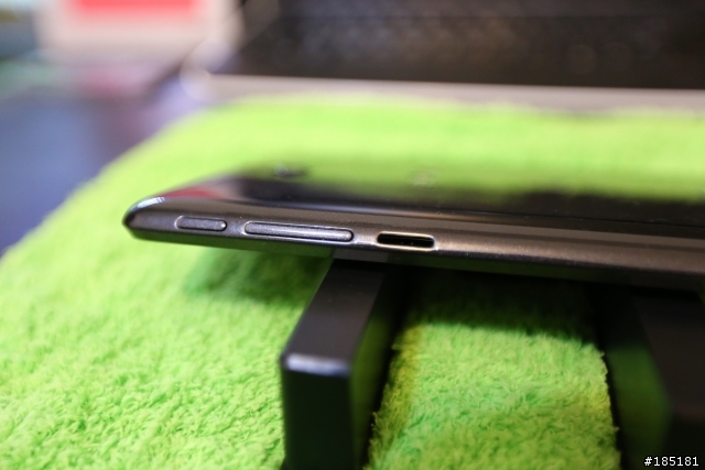 [lag很大的開箱PART 2] 女王送我的ASUS Fonepad 7!!!