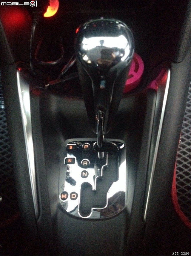 Peugeot 208 1.6 五門汽油款開箱囉！