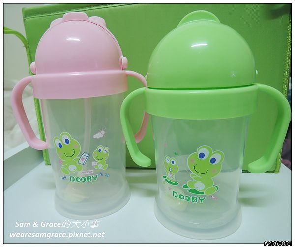 [分享]貝親莫哭杯&大眼蛙水杯~訓練喝水的好幫手