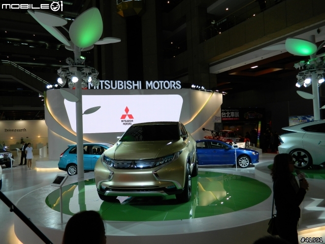 2014 Mitsubishi車展記者會....與伊林名模第一次的親密接觸