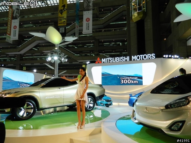 2014 Mitsubishi車展記者會....與伊林名模第一次的親密接觸
