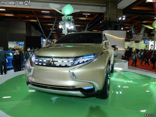 2014 Mitsubishi車展記者會....與伊林名模第一次的親密接觸