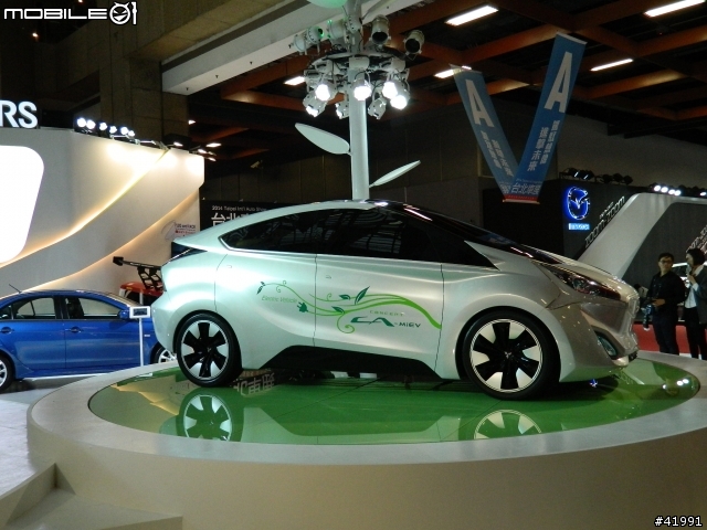 2014 Mitsubishi車展記者會....與伊林名模第一次的親密接觸