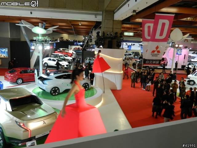 2014 Mitsubishi車展記者會....與伊林名模第一次的親密接觸