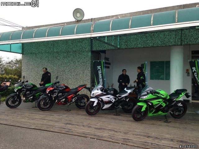 Kawasaki 小忍300 & Z800.來啦.小忍「345」.Z800「488」