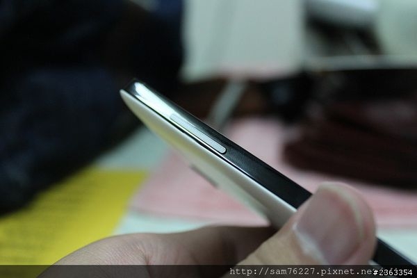 [開箱文] LG Google Nexus 5(白)(16GB) Google原生巧克力(Kitkat)