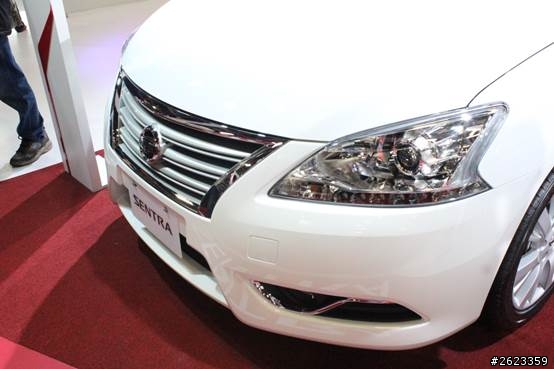 車展看車很容易不知不覺玩起評測