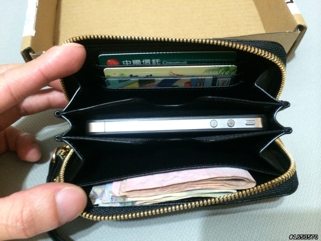 分享在APPLE官網購買的Michael Kors Essential Zip Wallet 手機包