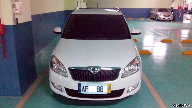 新北市新人來報到了...Fabia Combi 1.2 TSI.....白