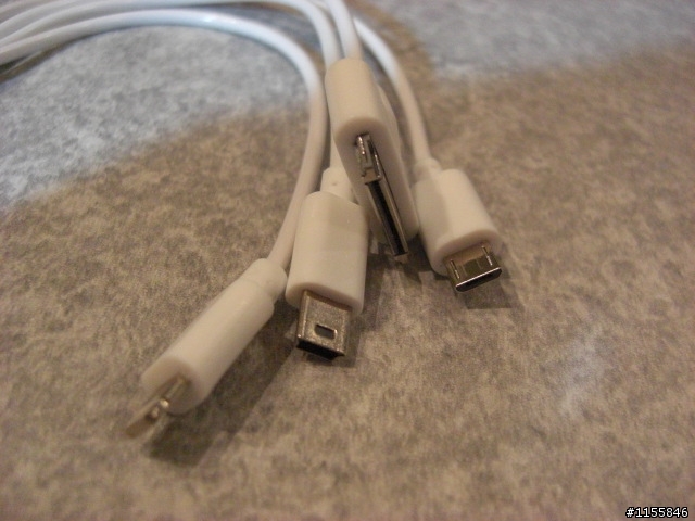 飛樂 行動電源 DISCOVER EBC-803 開箱(說真的不知應該貼哪邊,後來決定貼這裡,因為可用來幫T100TA充電)
