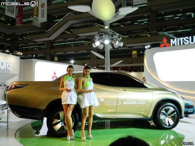 2014 Mitsubishi車展記者會....與伊林名模第一次的親密接觸