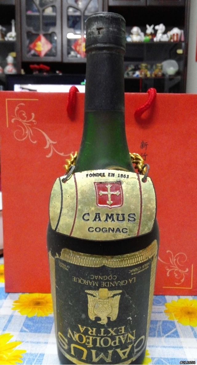 請教各位大大...有人知道這一瓶酒嗎?