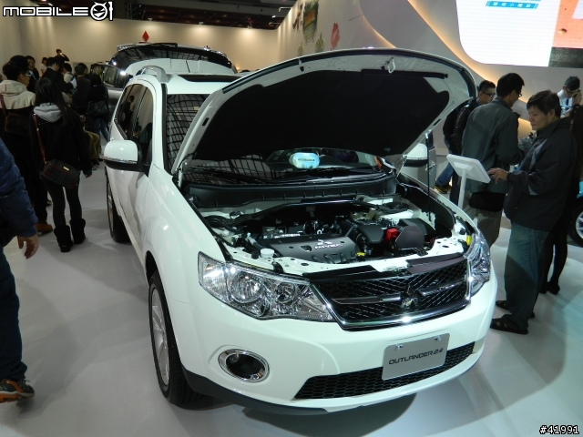 2014 Mitsubishi車展記者會....與伊林名模第一次的親密接觸