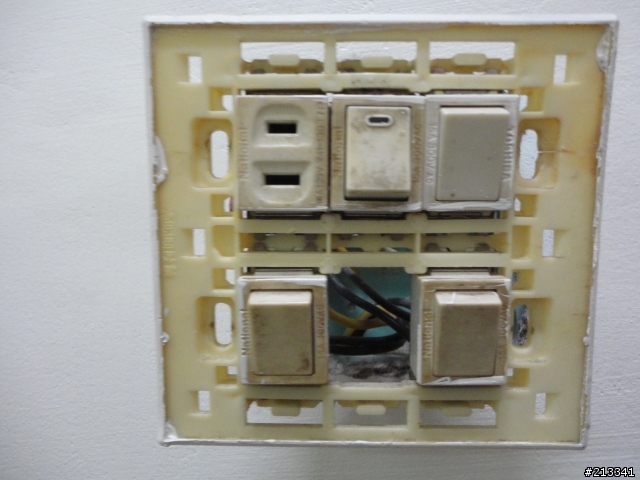 請教電燈開關雙切接法