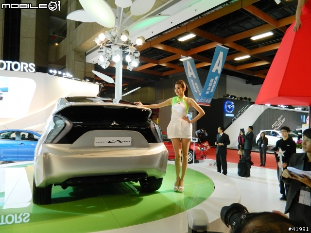 2014 Mitsubishi車展記者會....與伊林名模第一次的親密接觸