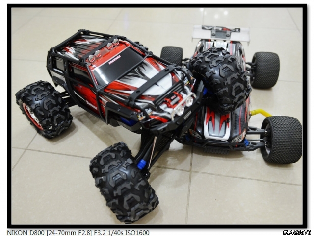 Traxxas Summit提車作業，經典大腳車！！！！與大家分享