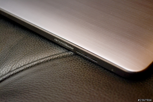ASUS T300首開~爽度相當高的變形筆電