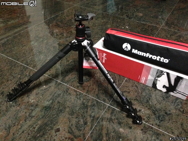 [開箱]Manfrotto befree腳架 & National Geographic 國家地理包 & 保溫杯 聖誕套組敗入