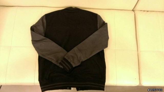 [開箱]第一次購買asos就上手的Barneys Originals Bomber Jacket