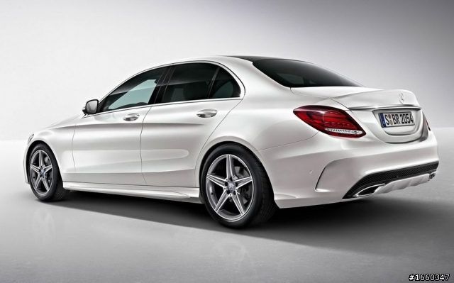 國外街頭活逮全新M-Benz C-Class AMG Line Pack！