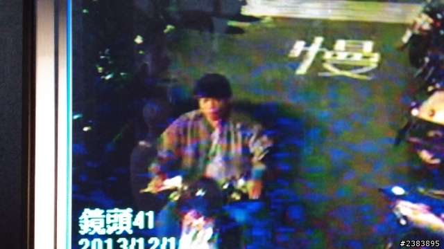 請問這台是甚麼機車?小弟不懂機車，求救詢問...