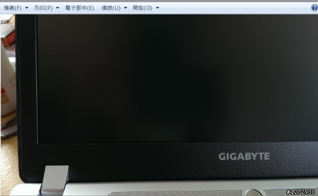 P34G螢幕漏光狀況