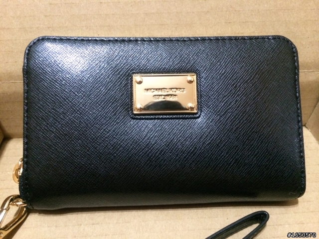 分享在APPLE官網購買的Michael Kors Essential Zip Wallet 手機包