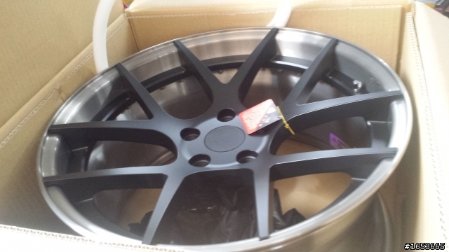 車沒到鞋先到了。。f11專屬跑鞋