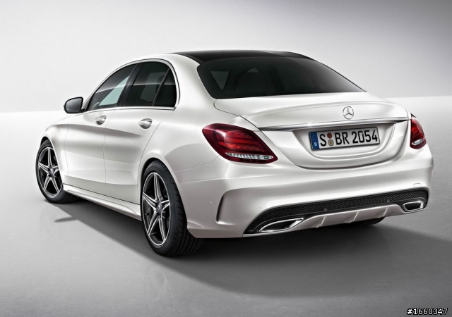 國外街頭活逮全新M-Benz C-Class AMG Line Pack！