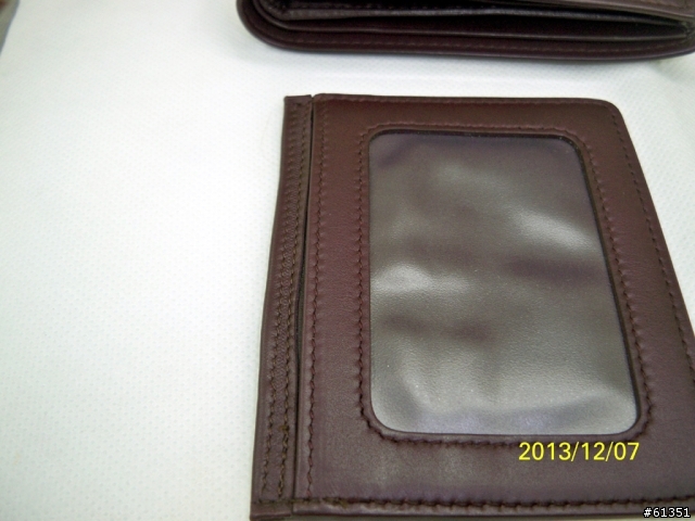 BOTTEGA VENETA皮夾變身