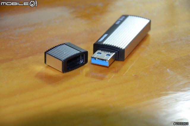 TOSHIBA USB3.0 TransMemory-EX II 32GB 開箱