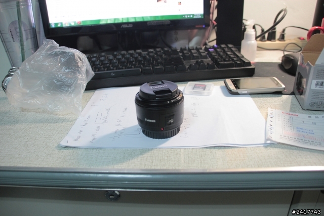 第一次弱弱的極簡開箱 Canon 50 1.8