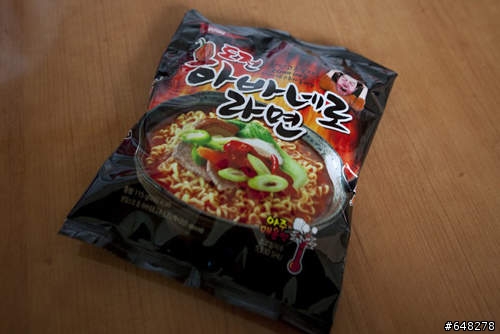 請問這二種泡麵去哪可以買到？？