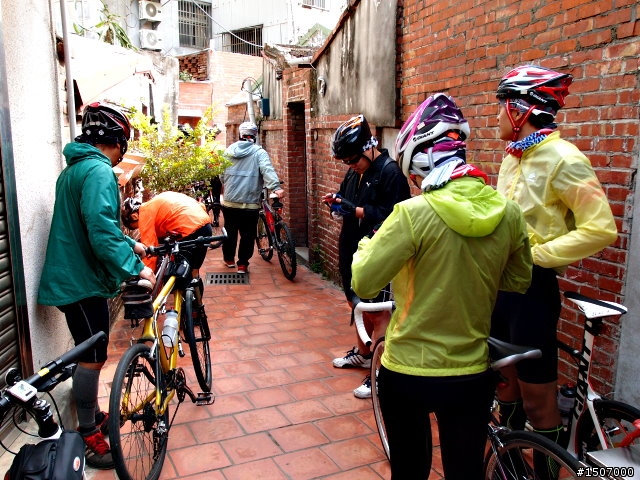 老灰狼 --  鹿港小鎮。