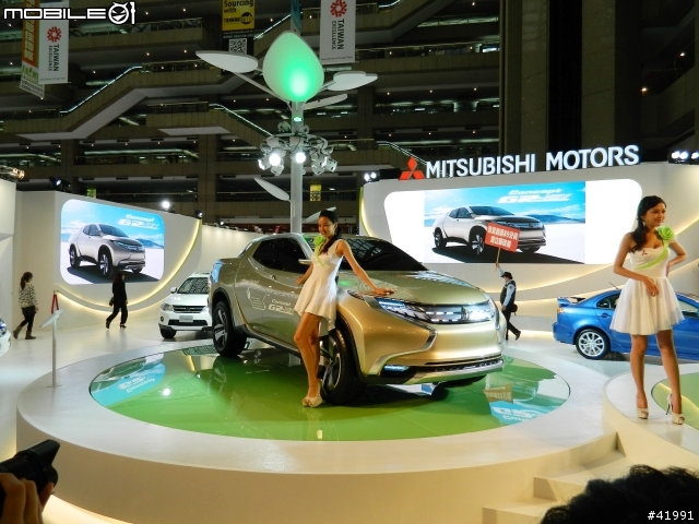 2014 Mitsubishi車展記者會....與伊林名模第一次的親密接觸