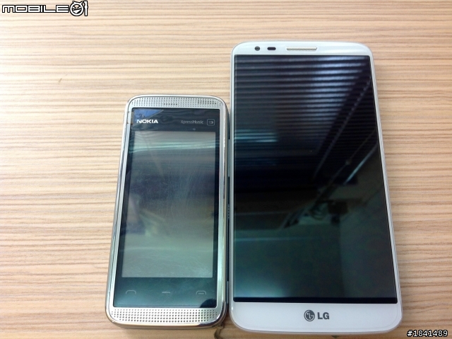 [簡易開箱] 高C/P值手機LG G2